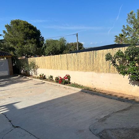 Encantador Y Acogedor Alojamiento Con Piscina Monserrat Exterior foto